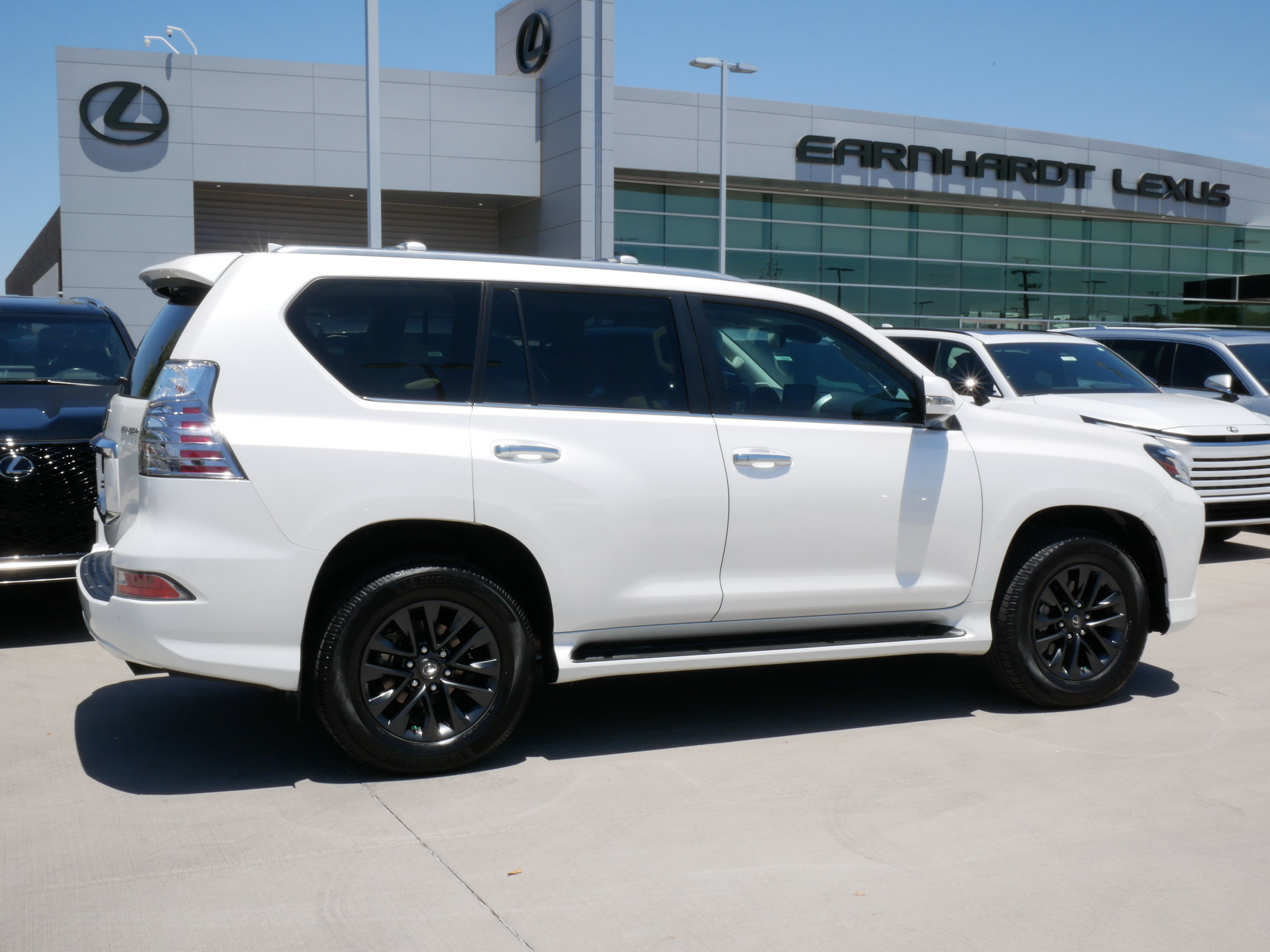Used 2023 Lexus GX 460 Premium w/ Premium Plus Package AWD/4WD image 11