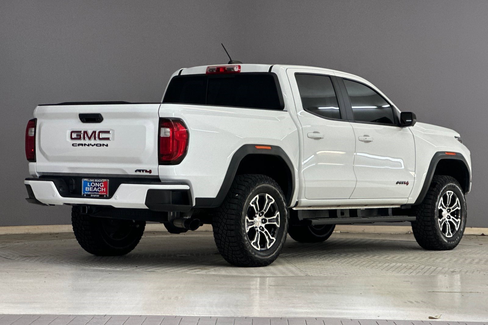 Used 2023 GMC Canyon AT4 w/ AT4 Premium Package image 8