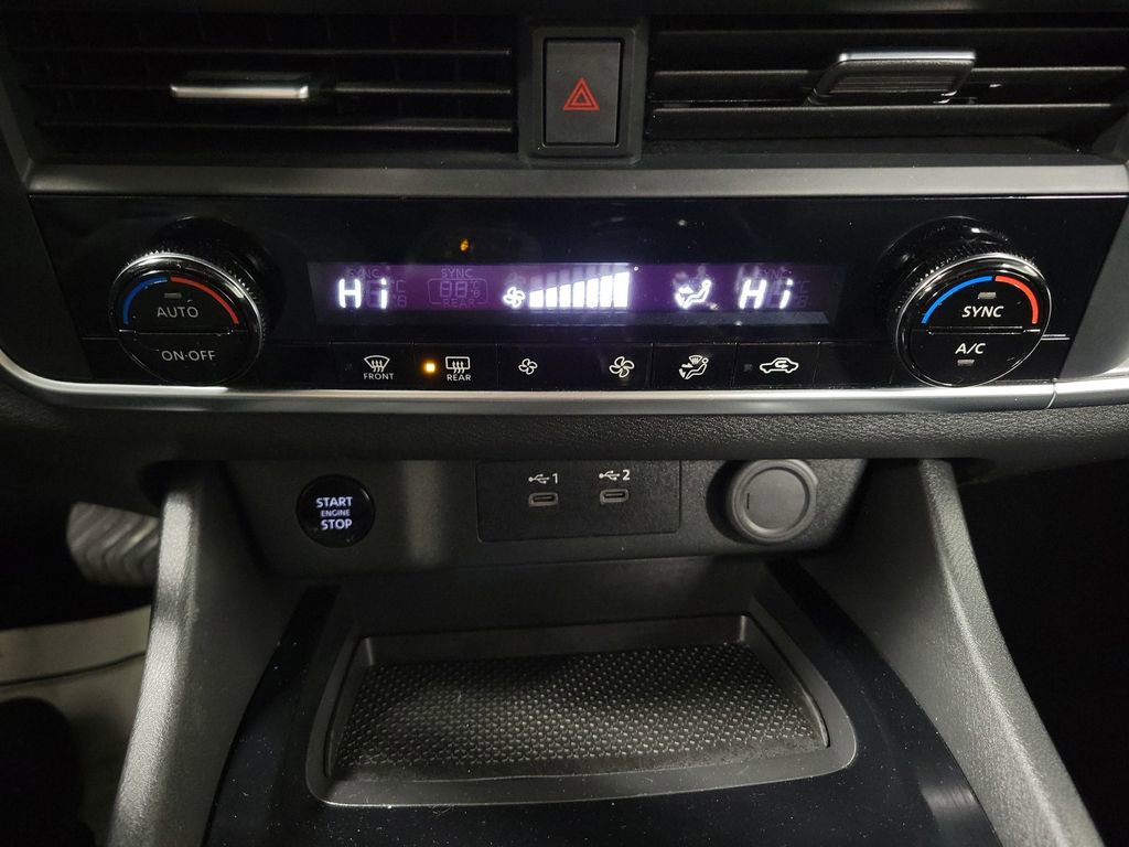 Used 2024 Nissan Rogue SV image 17