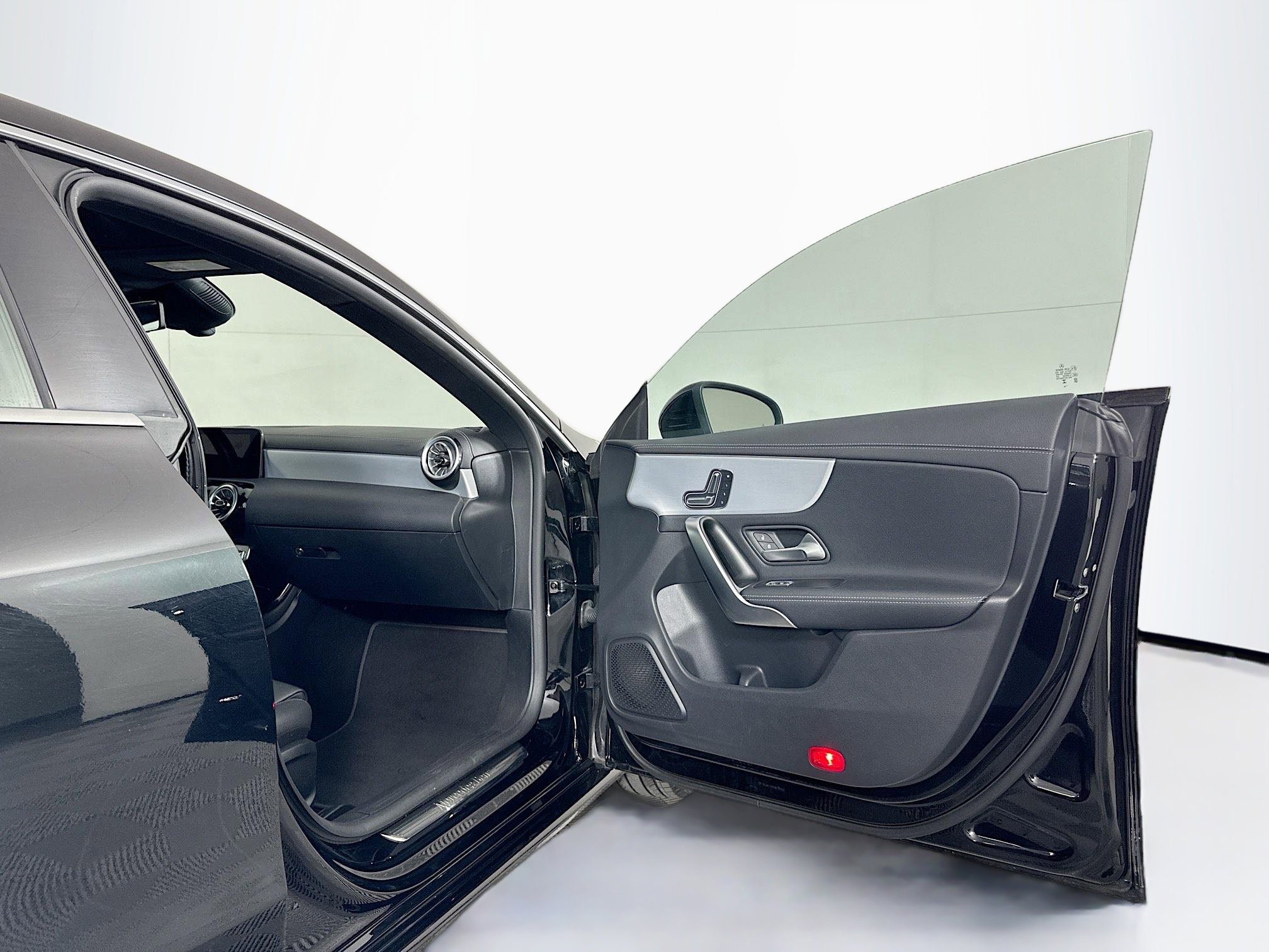 Used 2025 Mercedes-Benz CLA 250 CLA 250 image 32