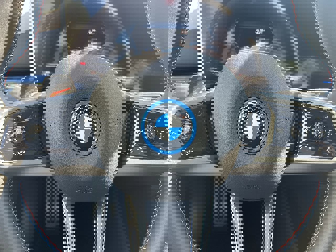 Used 2025 BMW i5 M60 w/ Premium Package image 22