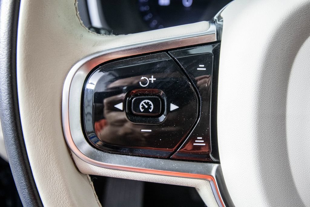 Used 2024 Volvo XC90 B5 Plus w/ Protection Package Premier AWD/4WD image 23