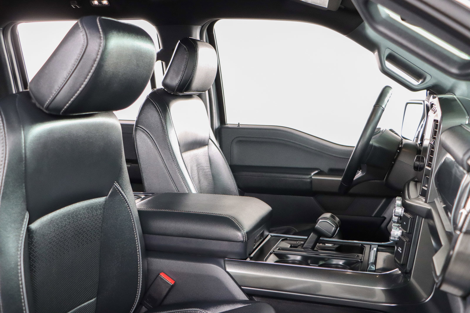 Used 2023 Ford F150 Lariat w/ Equipment Group 502A High image 28