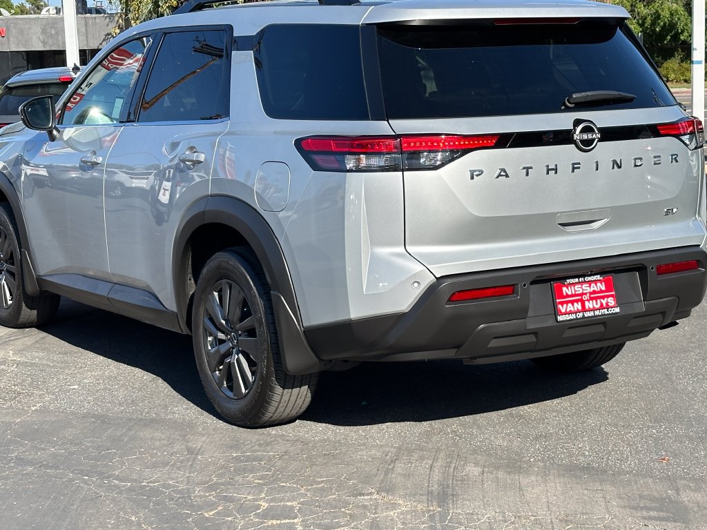 Used 2022 Nissan Pathfinder SV FWD image 5