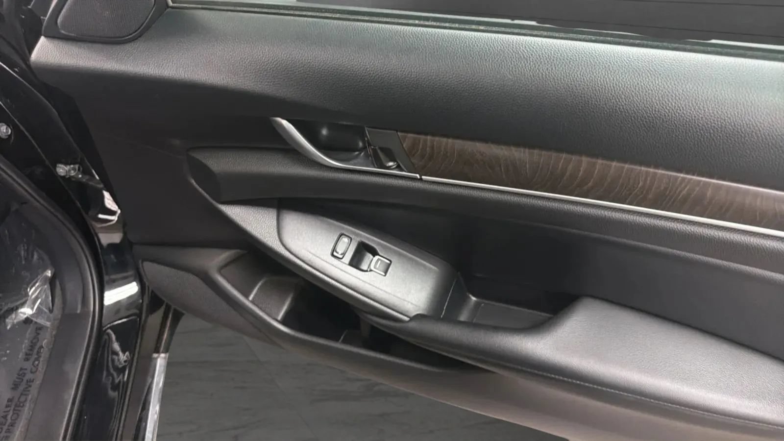 Used 2018 Honda Accord EX image 18