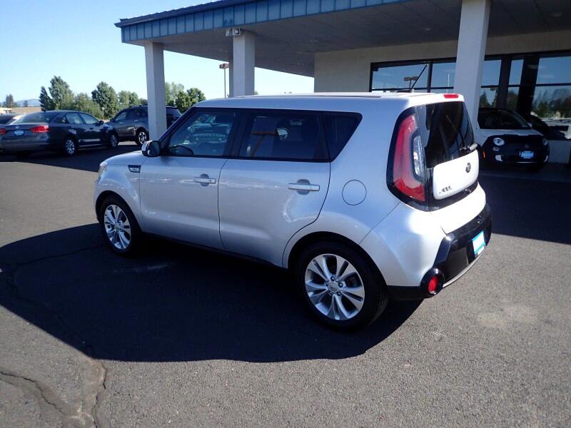 Used 2016 Kia Soul + image 3