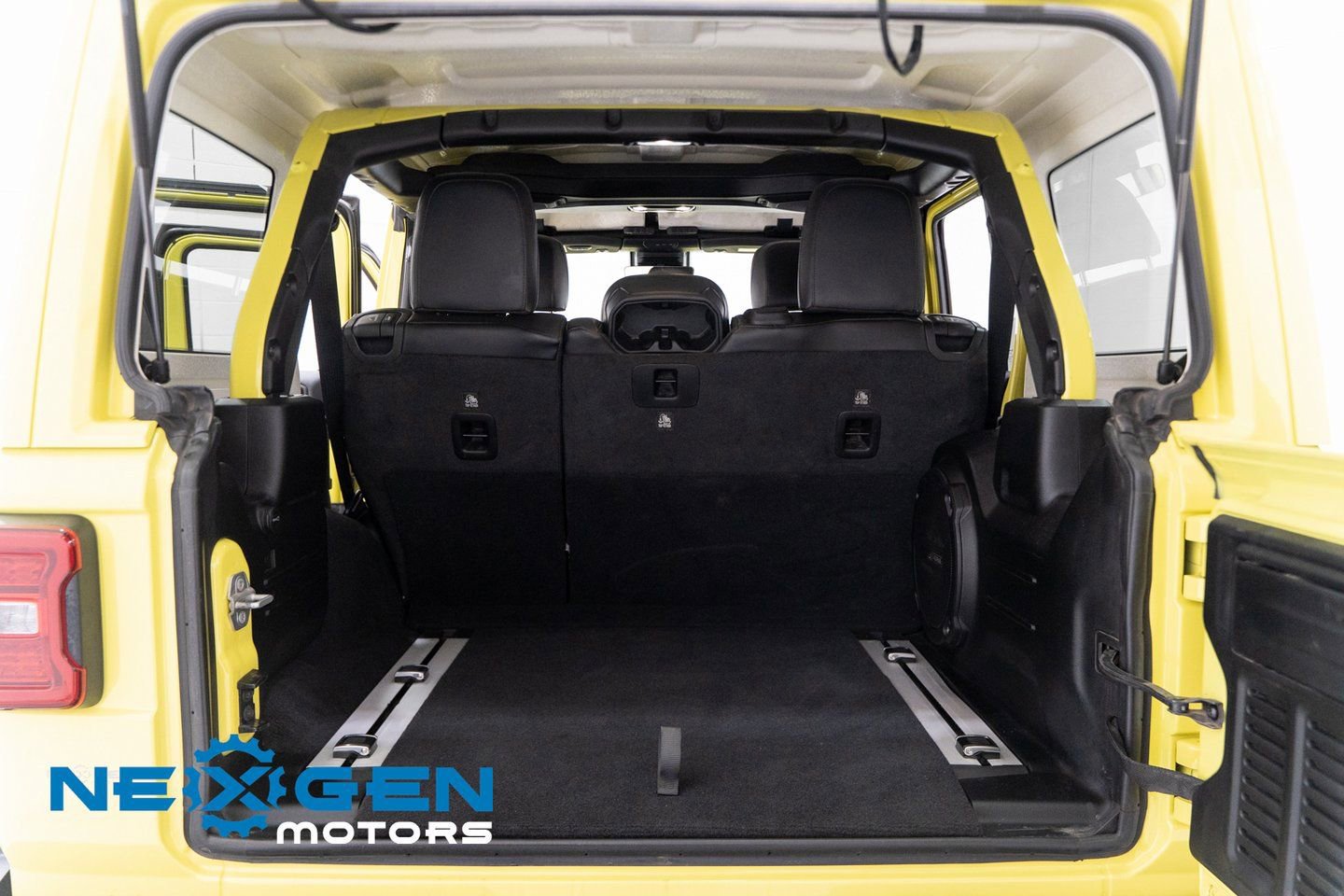 Used 2023 Jeep Wrangler Unlimited Rubicon 392 w/ Xtreme Recon 35" Tire Package image 41