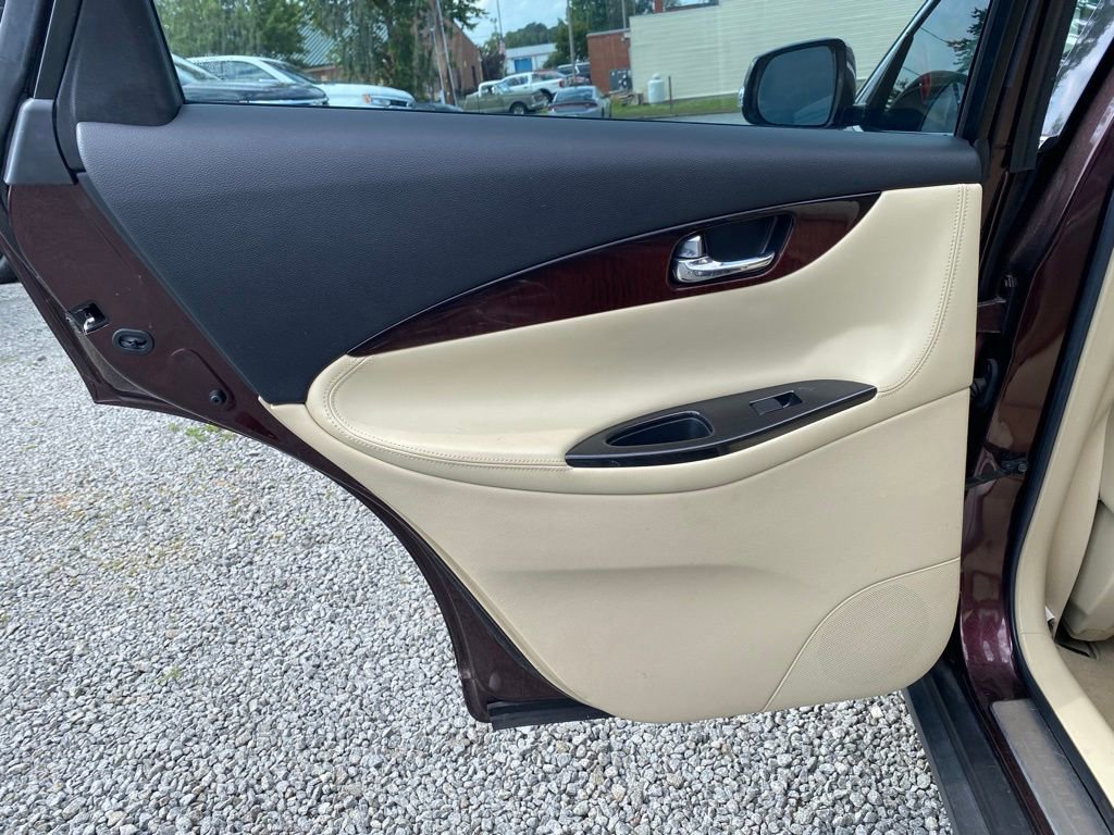 Used 2016 INFINITI QX50 2WD w/ Deluxe Touring Package image 17