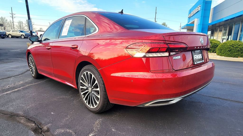 Used 2022 Volkswagen Passat 2.0T image 4