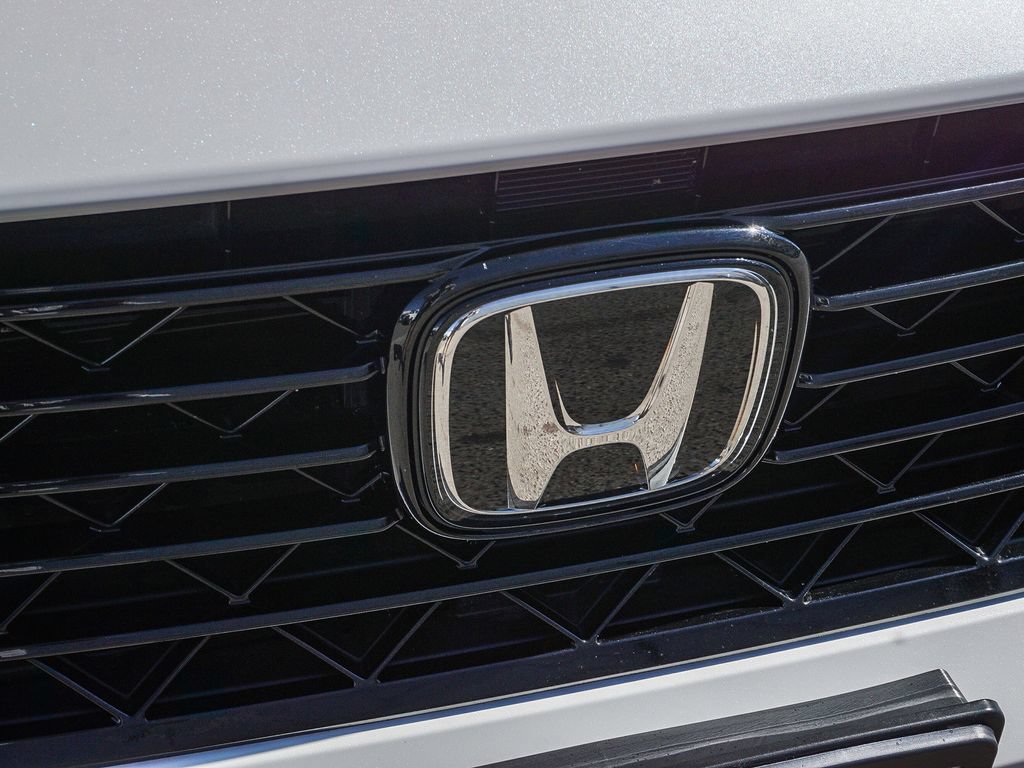 Used 2025 Honda Accord SE image 11