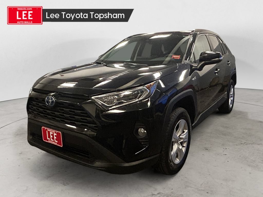Used 2021 Toyota RAV4 XLE w/ Convenience Package AWD/4WD image 1