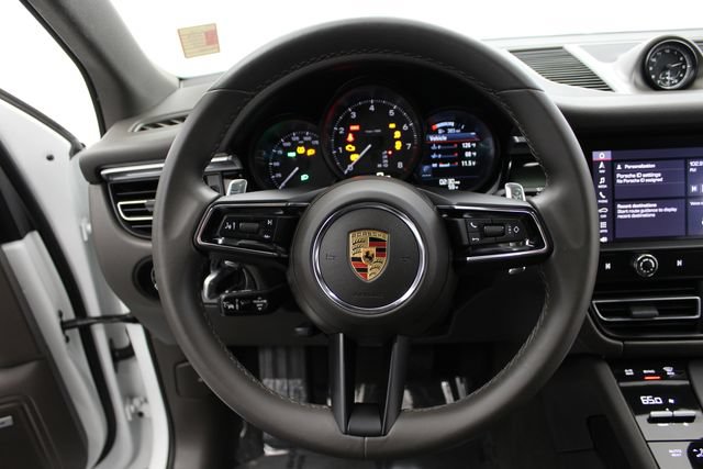 Used 2023 Porsche Macan Turbo AWD/4WD image 17