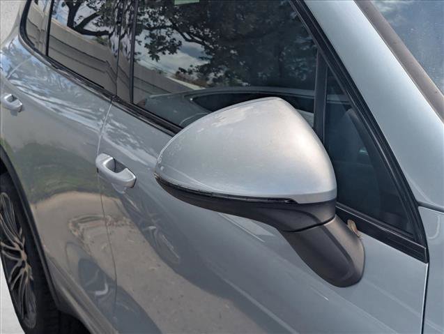Used 2018 Porsche Cayenne S image 20