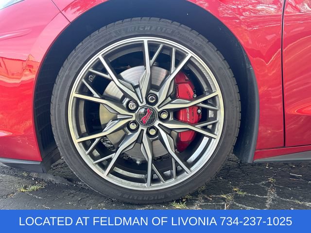 Used 2024 Chevrolet Corvette Stingray Premium Conv w/ Z51 Performance Package RWD image 29