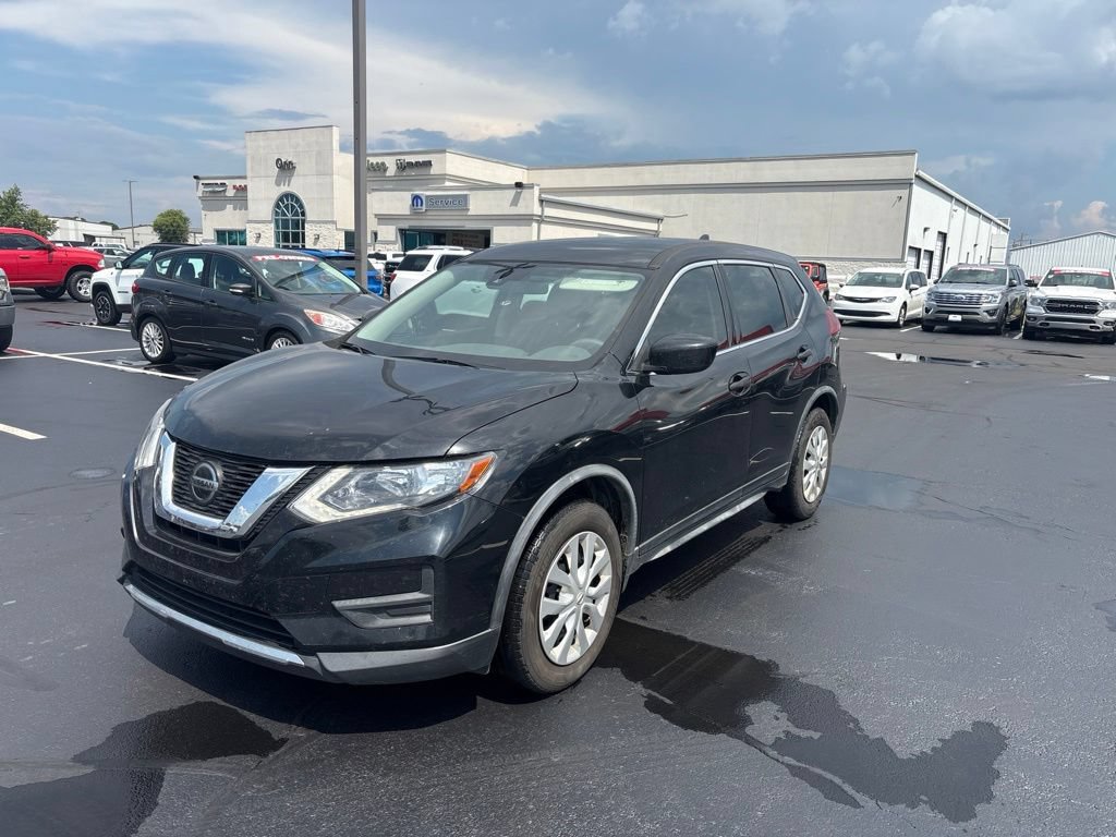 Used 2020 Nissan Rogue S FWD image 2