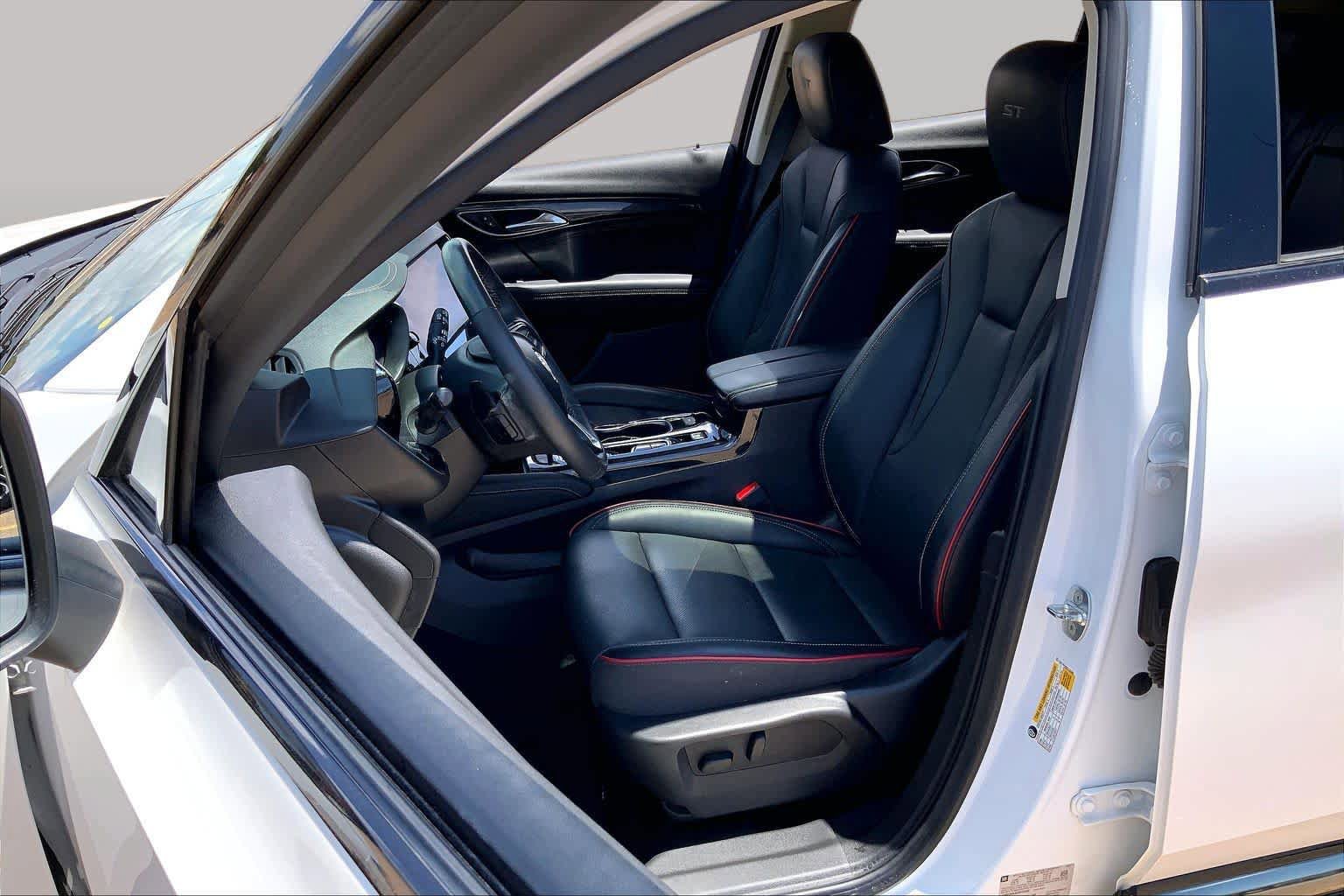 Used 2023 Buick Envision Essence w/ Sport Touring Package FWD image 8