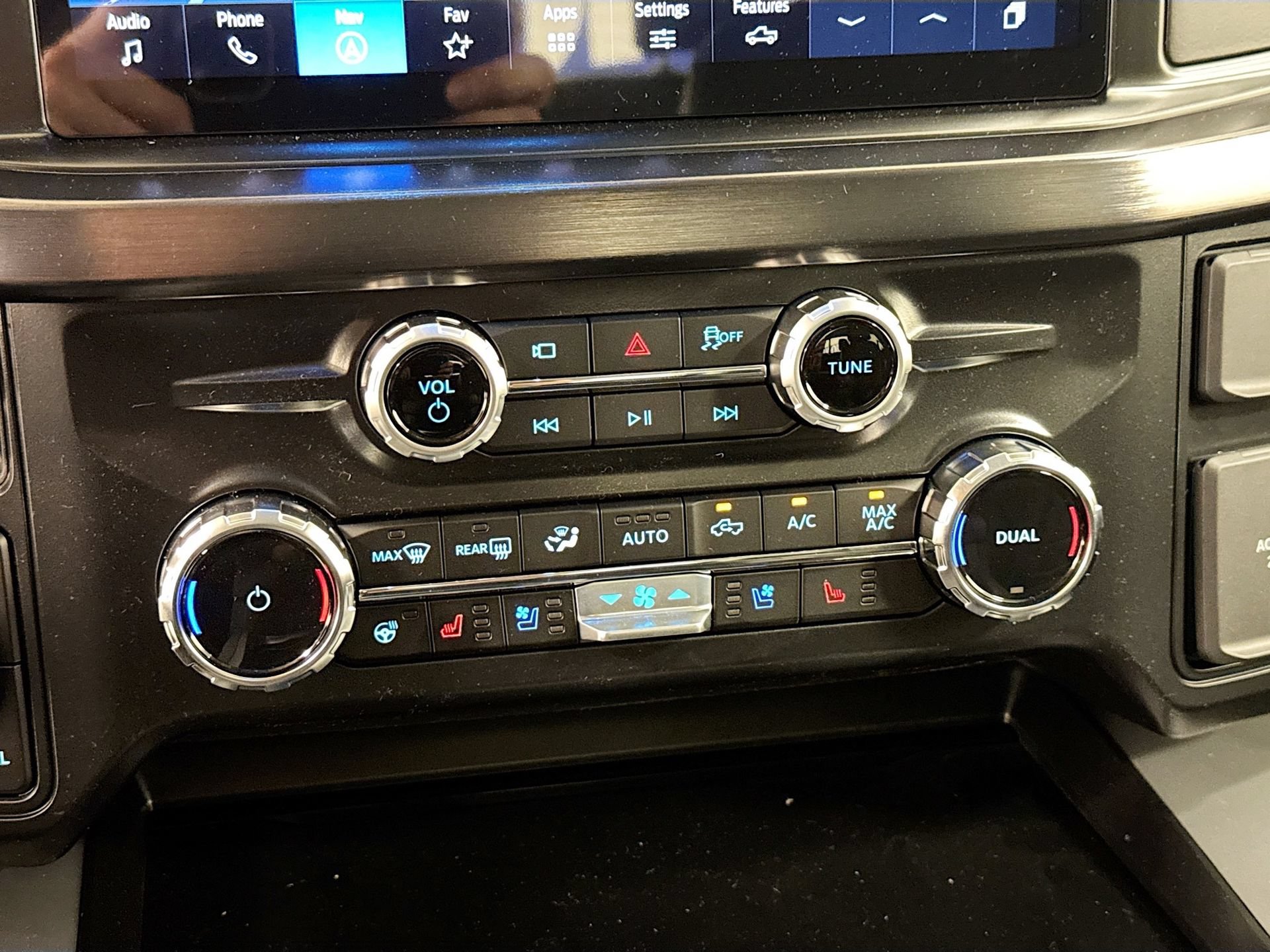 New 2026 Ford F250 Lariat w/ Lariat Premium Package AWD/4WD image 15