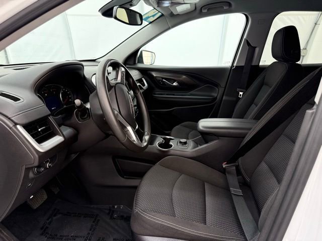 Used 2024 GMC Terrain SLE image 11