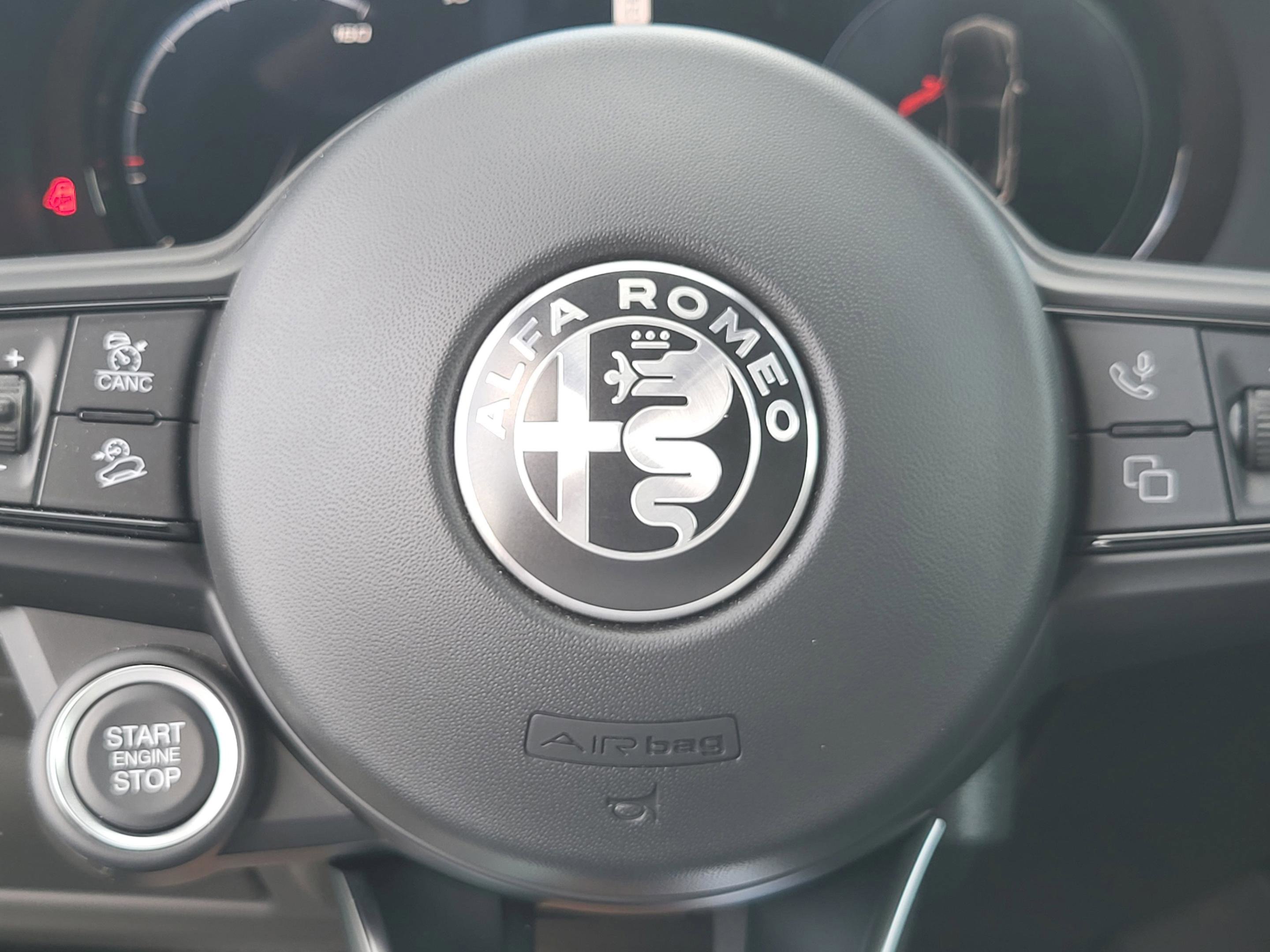 New 2025 Alfa Romeo Stelvio Sprint image 11