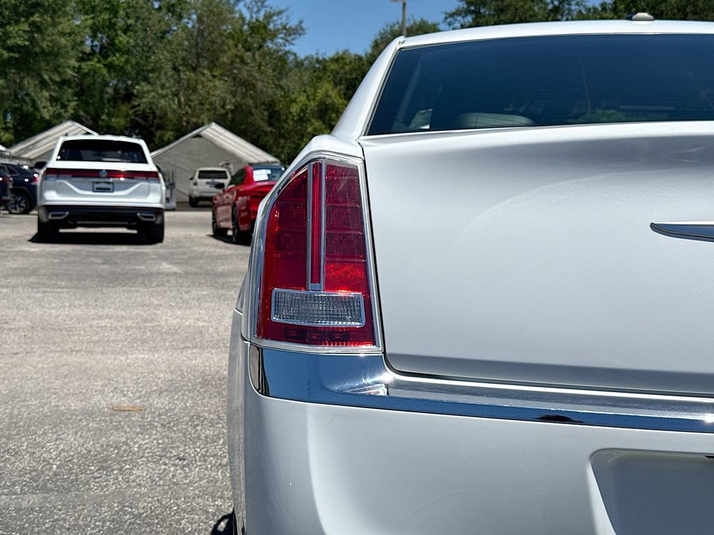 Used 2013 Chrysler 300 RWD image 10
