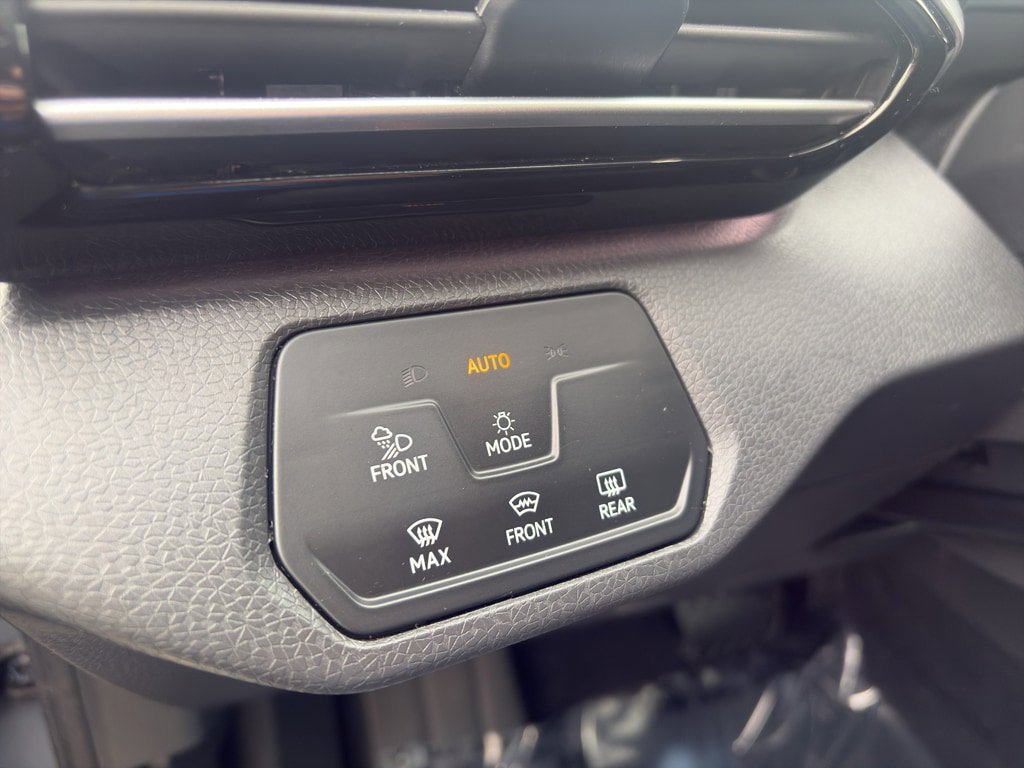 Used 2023 Volkswagen ID.4 Pro S Plus AWD/4WD image 9
