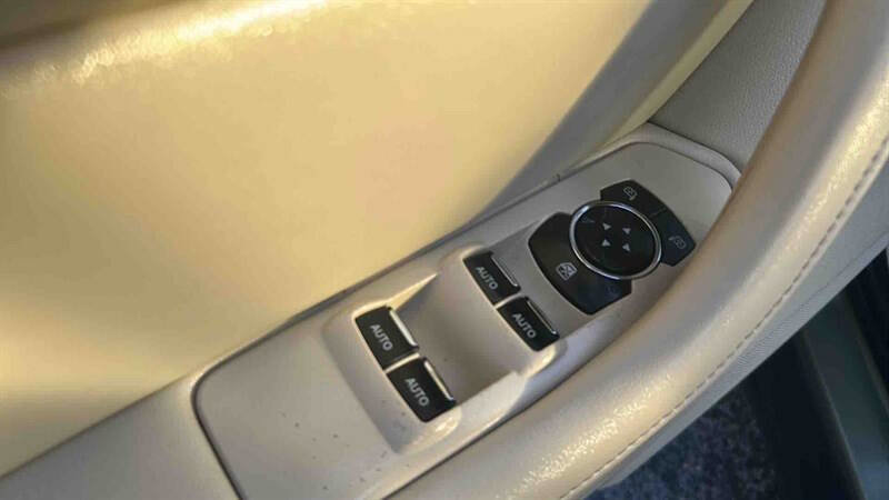 Used 2013 Lincoln MKS Base 4dr Sedan image 12