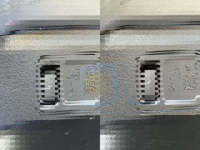 Used 2023 Ford Expedition Max XLT image 17