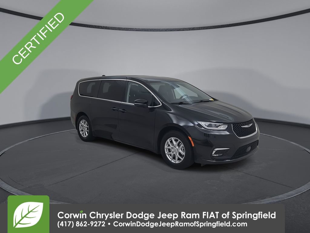 Certified 2023 Chrysler Pacifica Touring-L FWD image 3