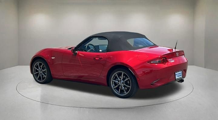 Used 2016 MAZDA MX-5 Miata Grand Touring RWD image 4