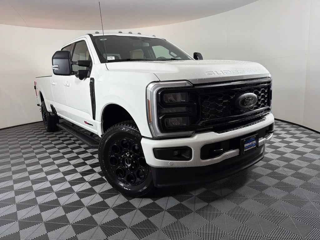 New 2026 Ford F350 Lariat w/ Black Appearance Package