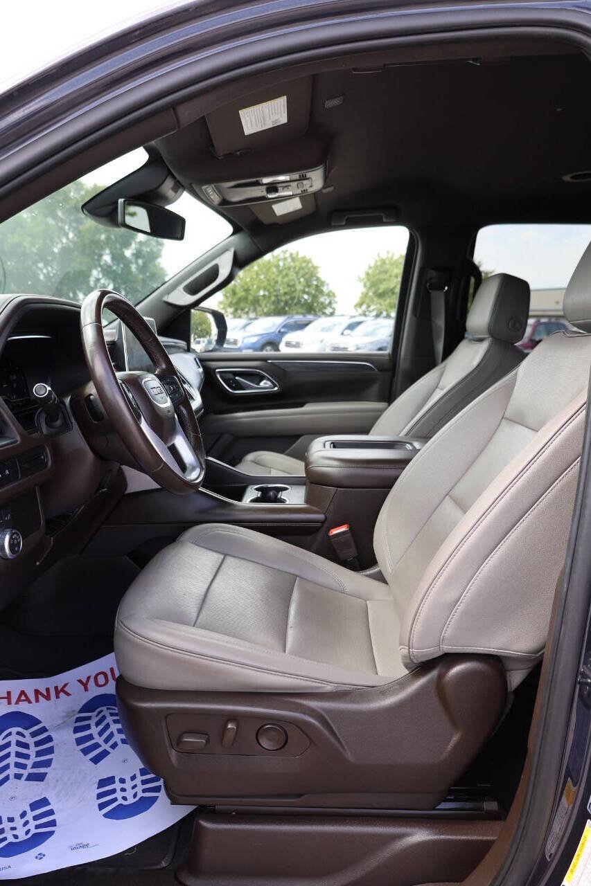 Used 2023 GMC Yukon SLT AWD/4WD image 13