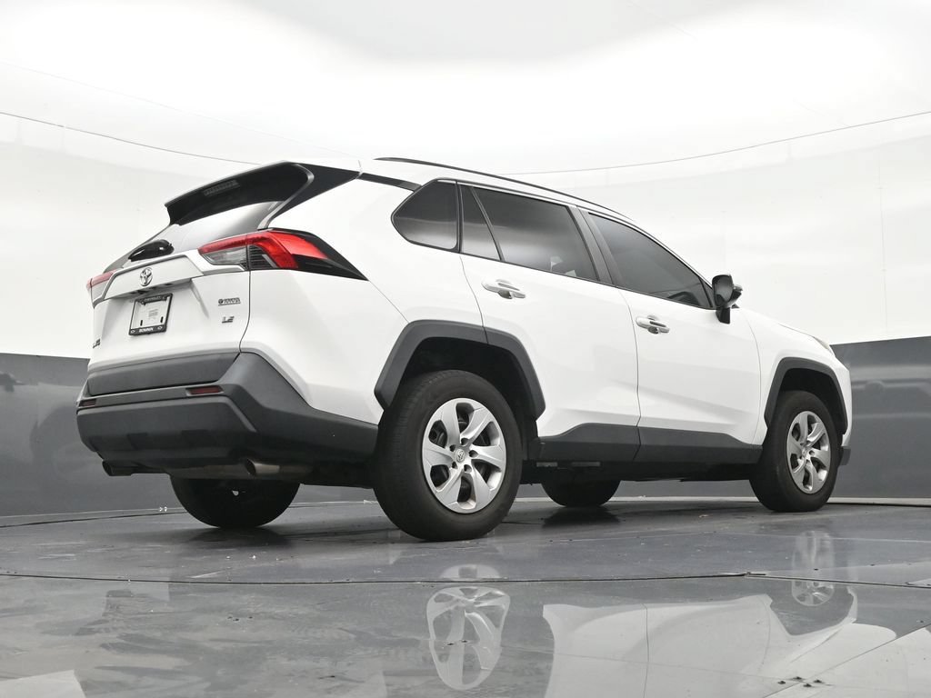 Used 2020 Toyota RAV4 LE FWD image 27