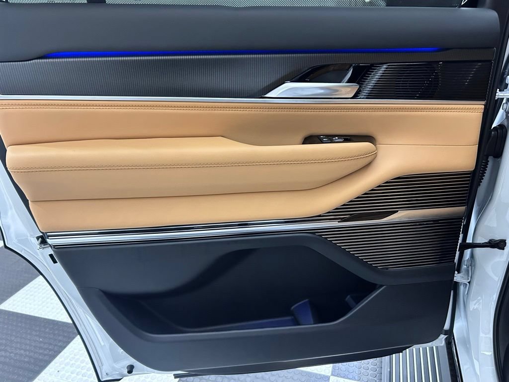 New 2026 Jeep Grand Wagoneer Summit AWD/4WD image 13