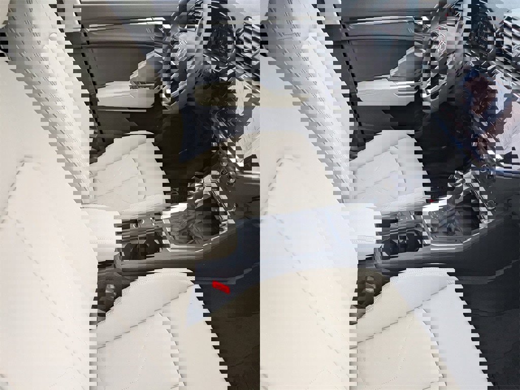 New 2025 Audi Q3 2.0T Premium image 37