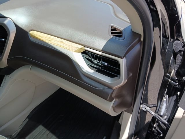 Used 2018 GMC Acadia Denali w/ Technology Package AWD/4WD image 29