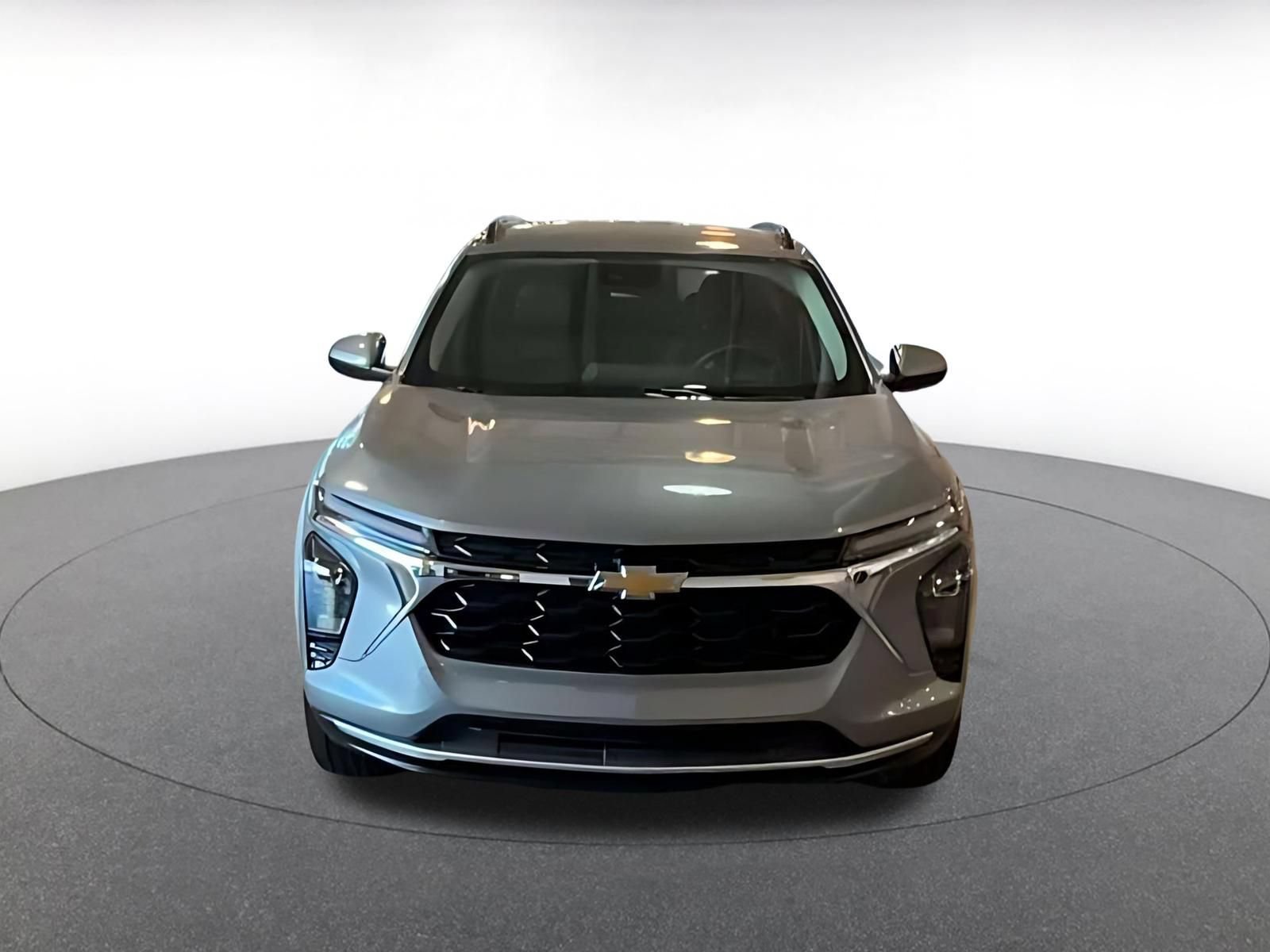 Used 2026 Chevrolet Trax LT FWD image 4