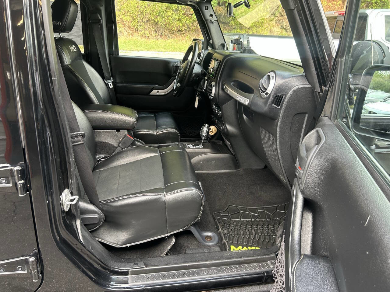 Used 2012 Jeep Wrangler Unlimited Rubicon image 23