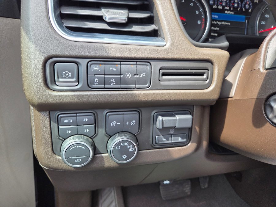 Used 2021 Chevrolet Suburban Z71 w/ Z71 Off-Road Package image 16