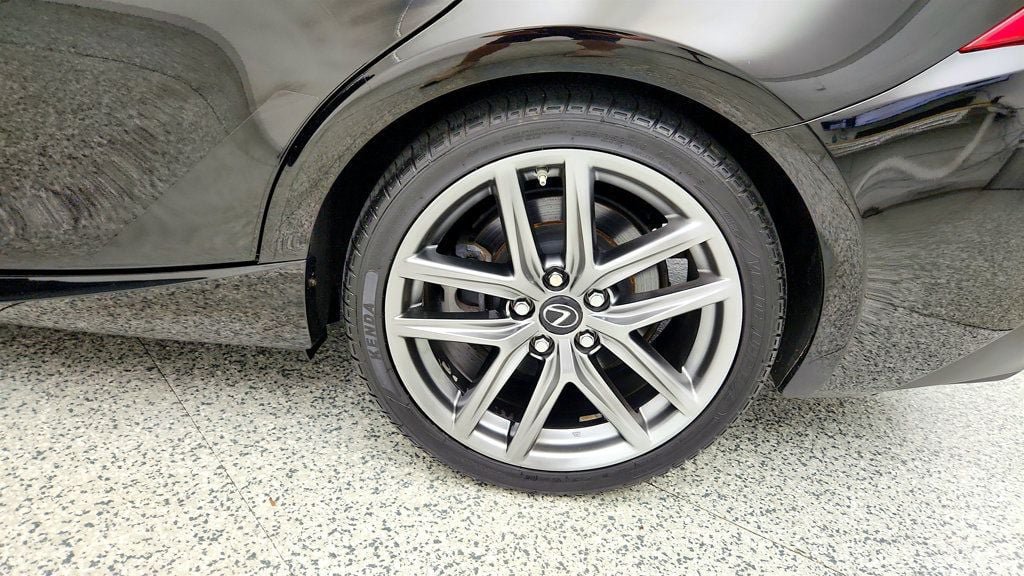 Used 2018 Lexus IS 350 AWD image 9