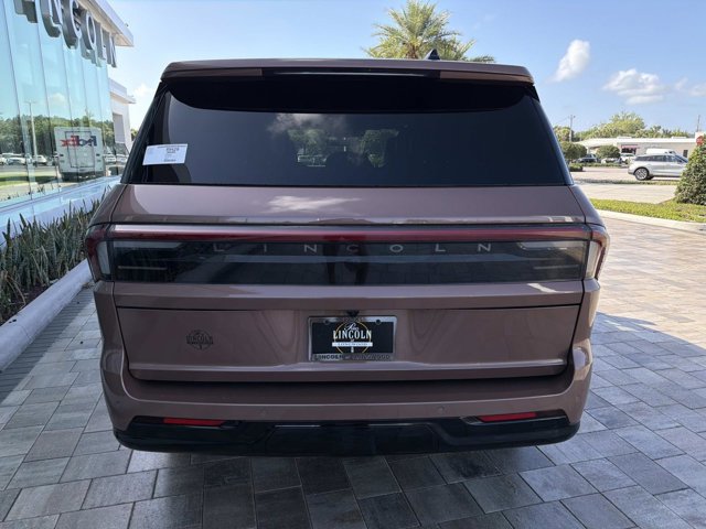 New 2026 Lincoln Navigator Black Label AWD/4WD image 3