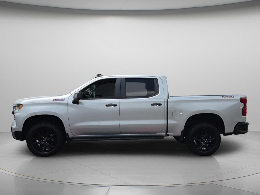 Used 2022 Chevrolet Silverado 1500 LT Trail Boss w/ LT Trail Boss Premium Package AWD/4WD image 3