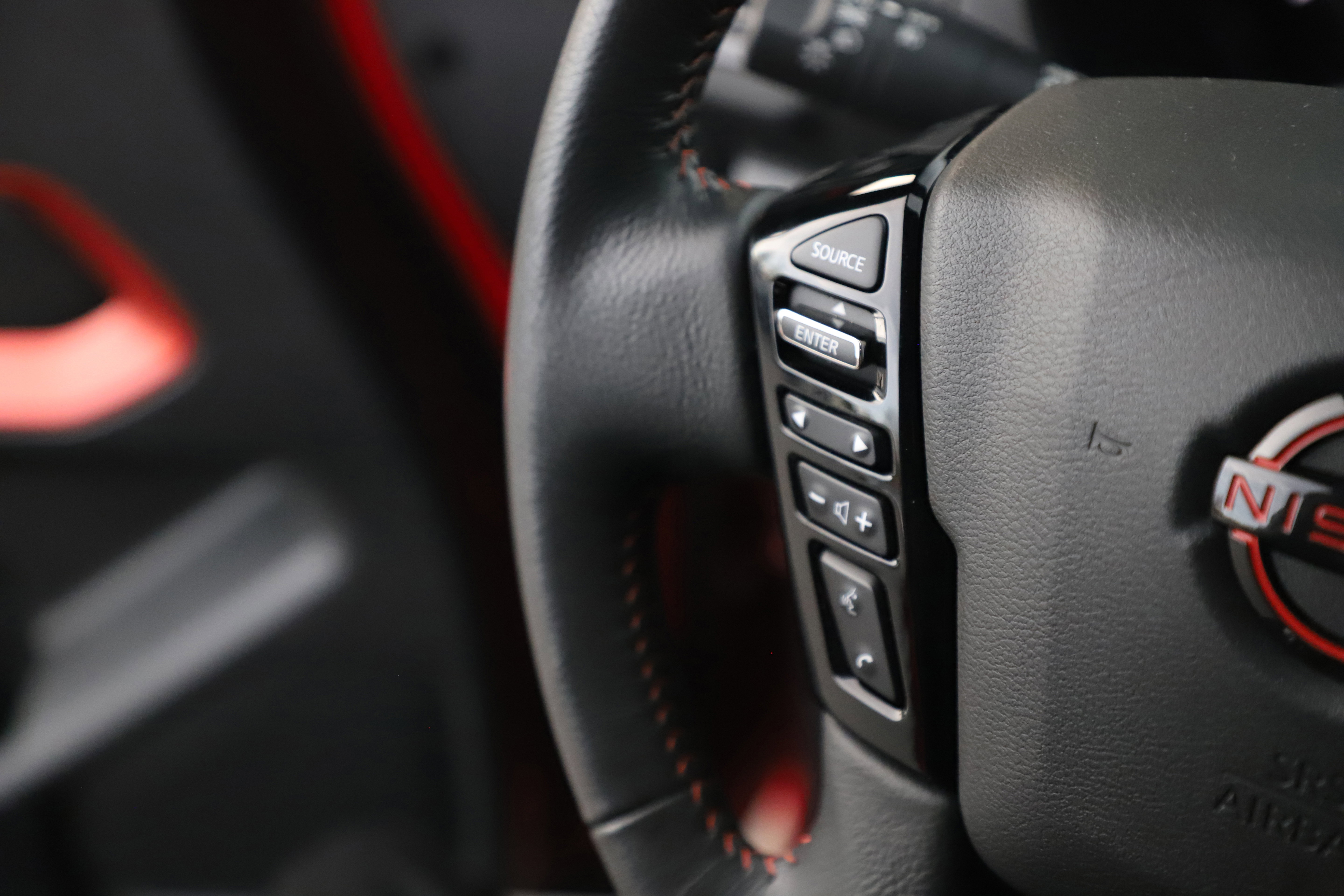 Used 2024 Nissan Frontier PRO-4X w/ Technology Package image 24