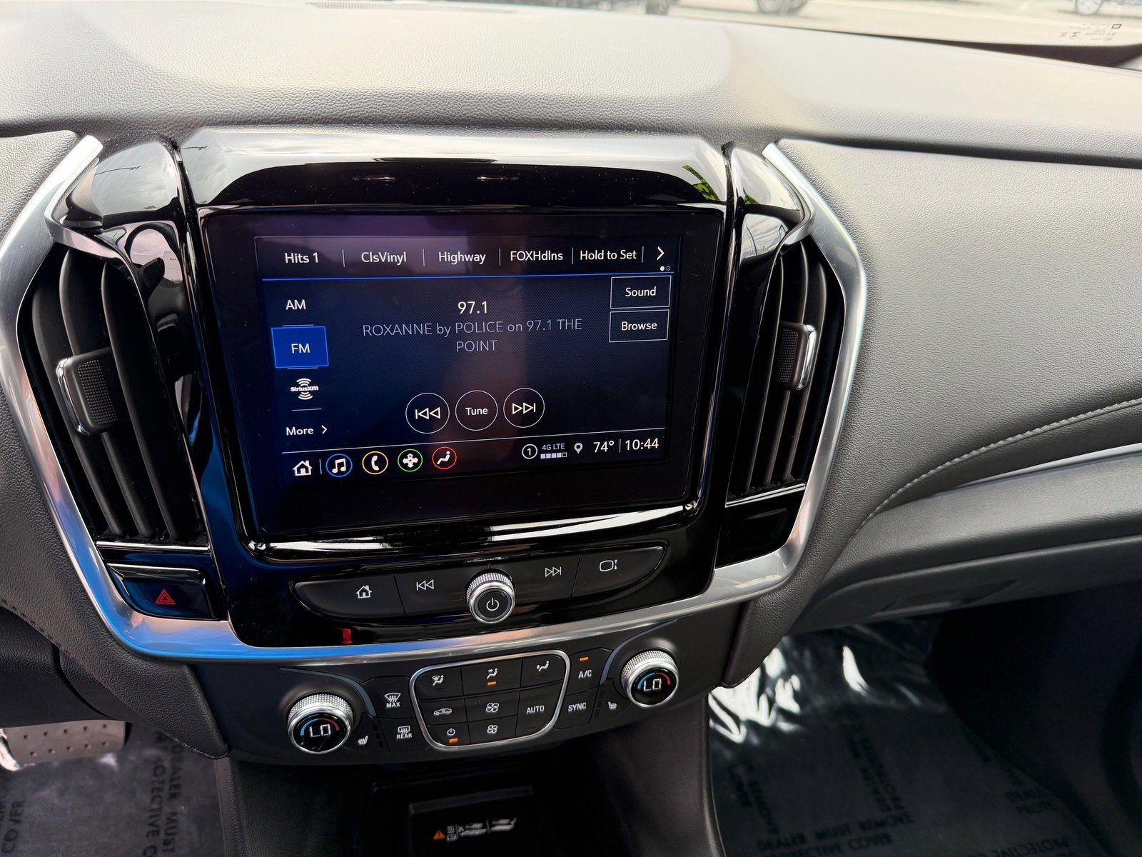 Used 2023 Chevrolet Traverse LT image 10