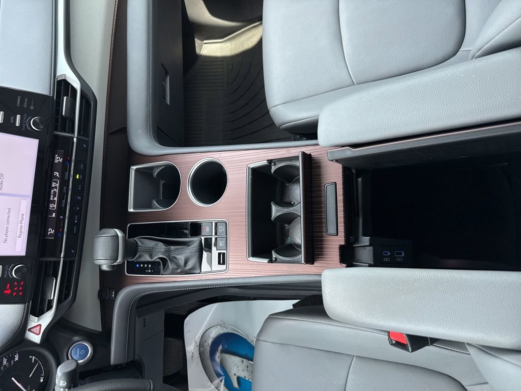 Used 2024 Toyota Sienna XLE image 18