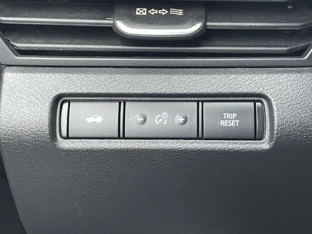 Certified 2025 Nissan Altima 2.5 SR FWD image 19