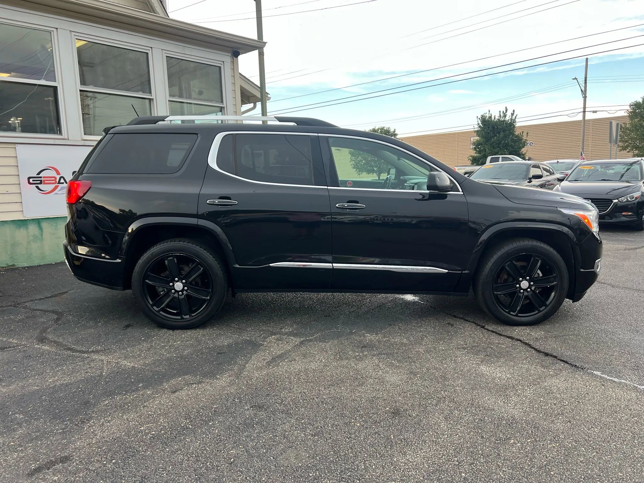 Used 2017 GMC Acadia Denali image 6