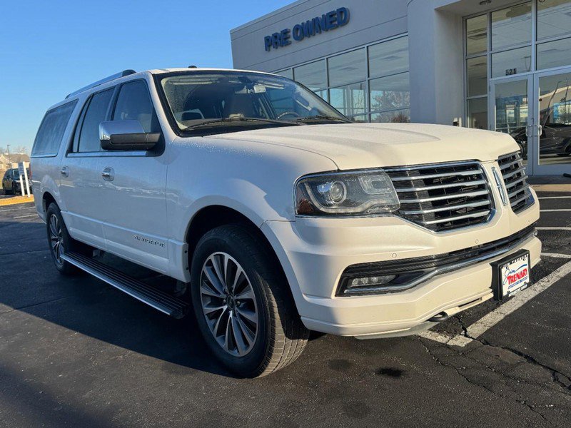 Used 2015 Lincoln Navigator L 4WD image 2