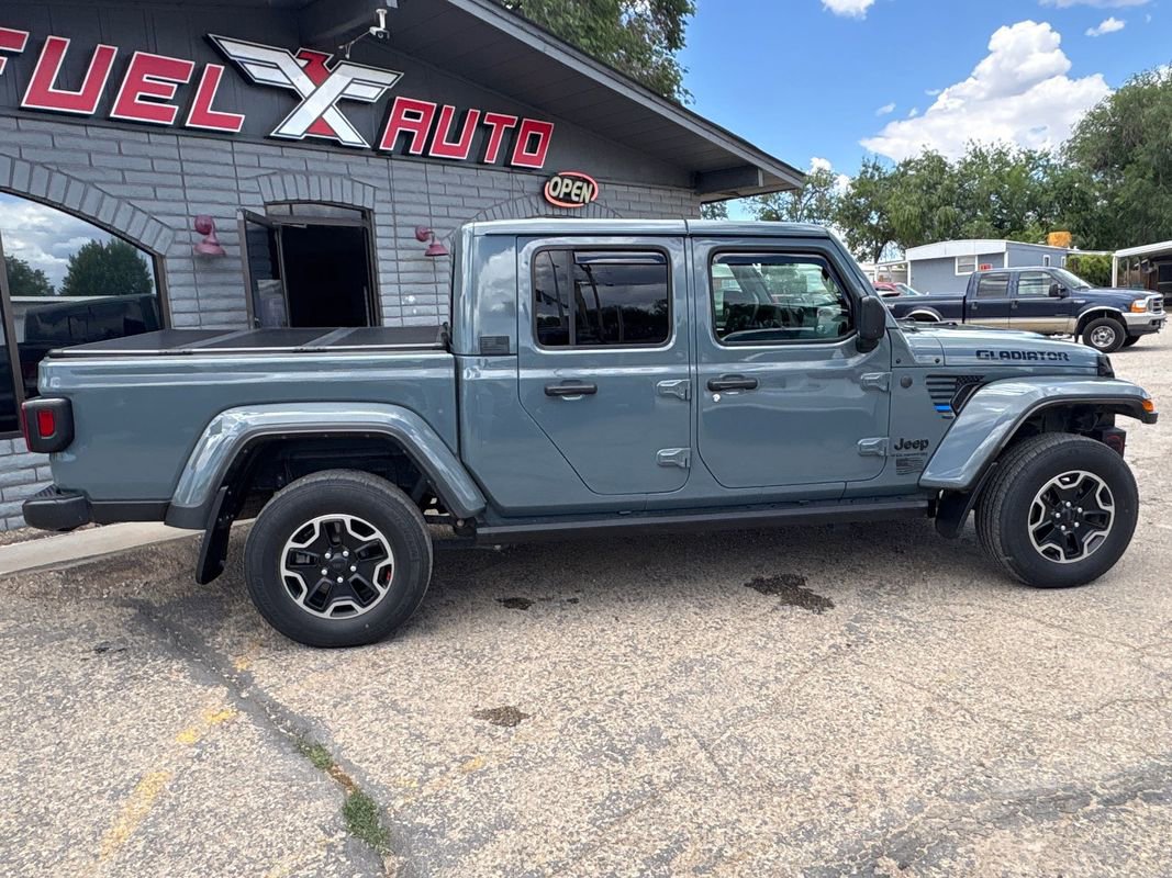 Used 2024 Jeep Gladiator Sport AWD/4WD image 3