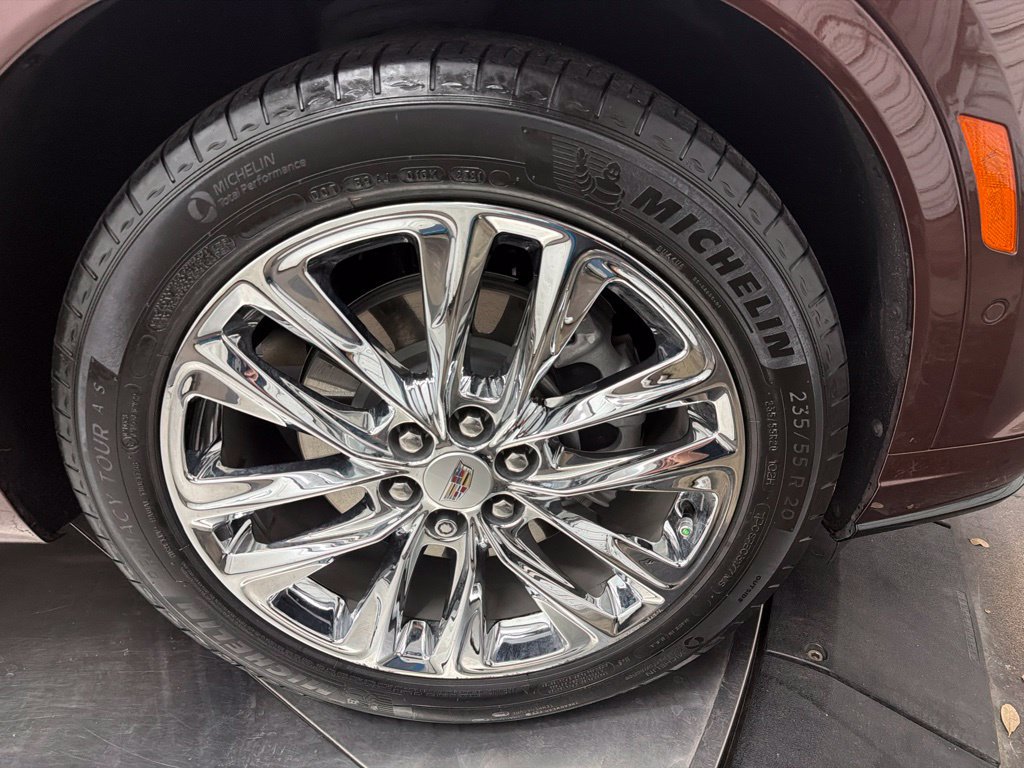 Used 2022 Cadillac XT6 Premium Luxury w/ Platinum Package FWD image 10