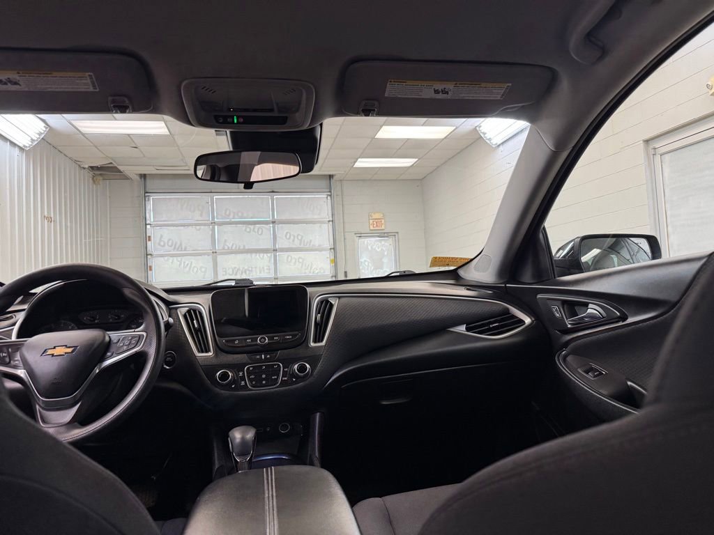 Used 2022 Chevrolet Malibu LT image 22